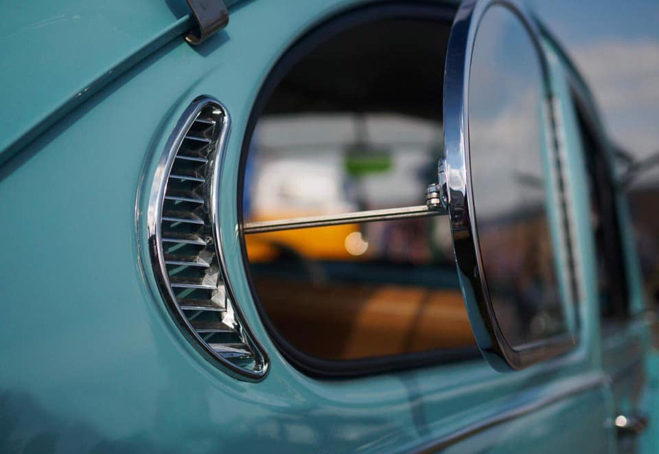 VW Bug Side Popout Window Kits (1965 & Newer) | LooseNuts Safaris