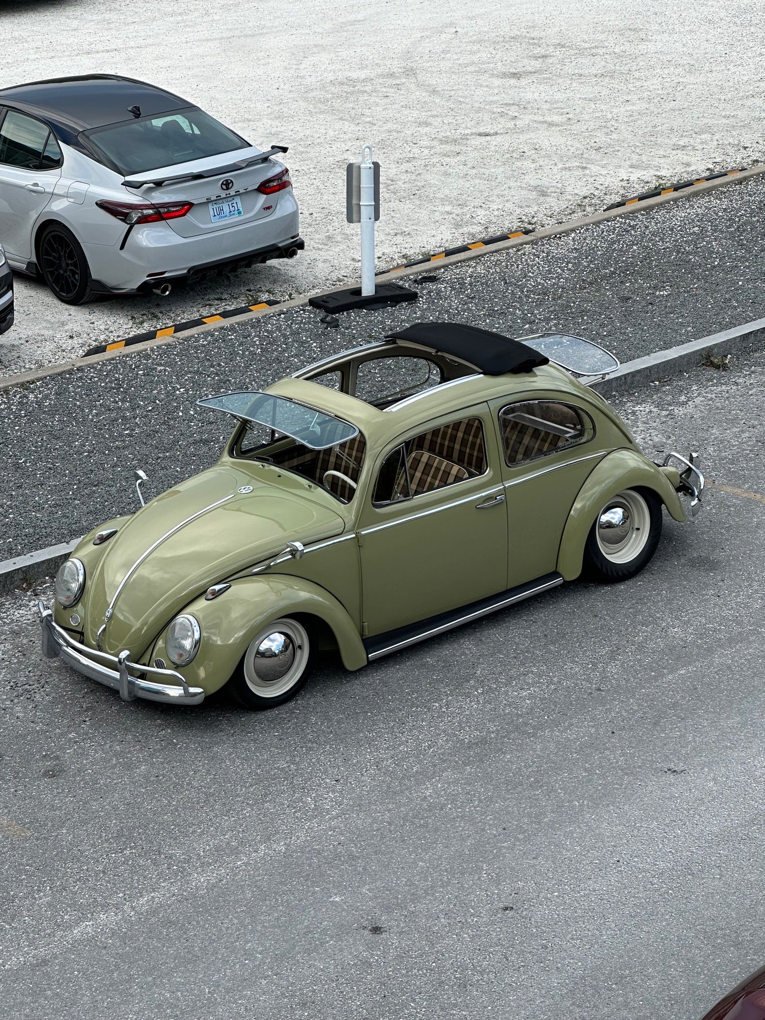 VW Bug Front Safari Window (1958-1964) | LooseNuts Safaris