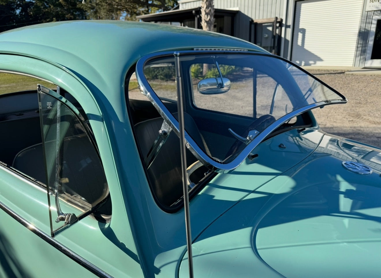 VW Bug Front Safari Window (1958-1964) | LooseNuts Safaris